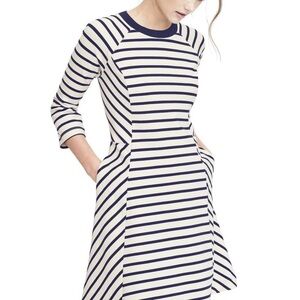 Ponte Fit-and-Flare Dress
Banana Republic  size 8